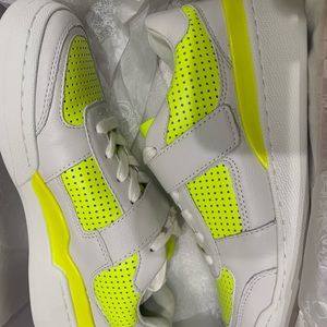 New Vince Camuto  Women’s leather sneakers